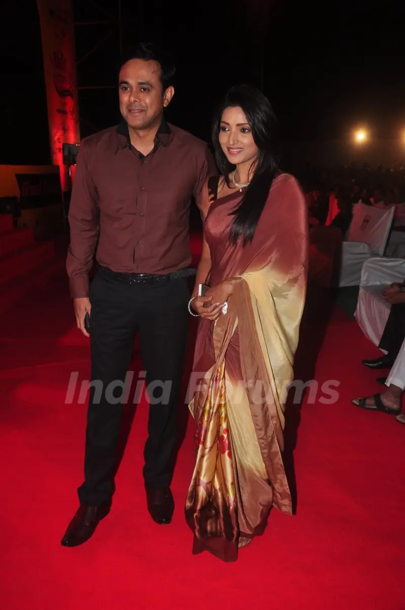 Sumeet Raghavan and Rupali Bhonsale pose for the media at Mulund Fest