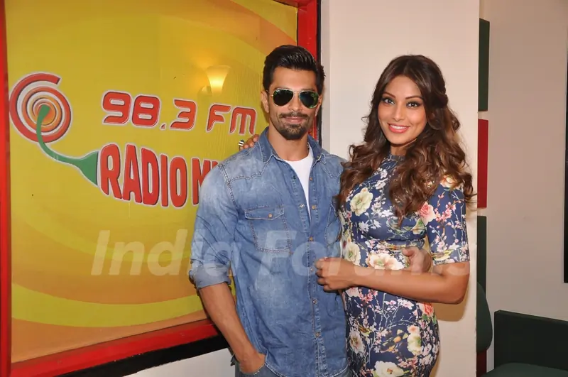 Promotions of Alone on Radio Mirchi 98.3 FM