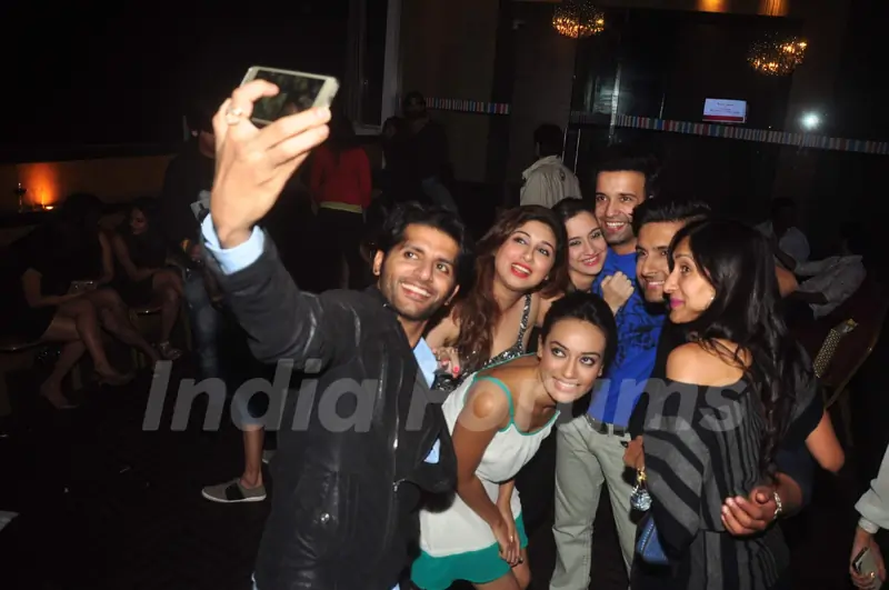 Karanvir Bohra clicks a selfie with friends at Ravi Dubey's Birthday Bash