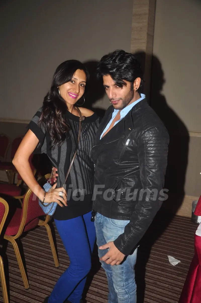 Karanvir Bohra and Teejay Sidhu pose for the media at Ravi Dubey's Birthday Bash