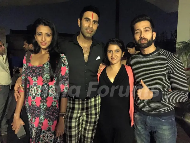 Celebs pose with Sandip Soparkar at the New Year Bash