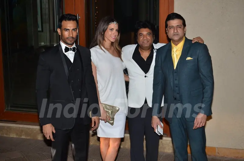 Celebs pose for the media at Sanjay Dutt's New Year Bash