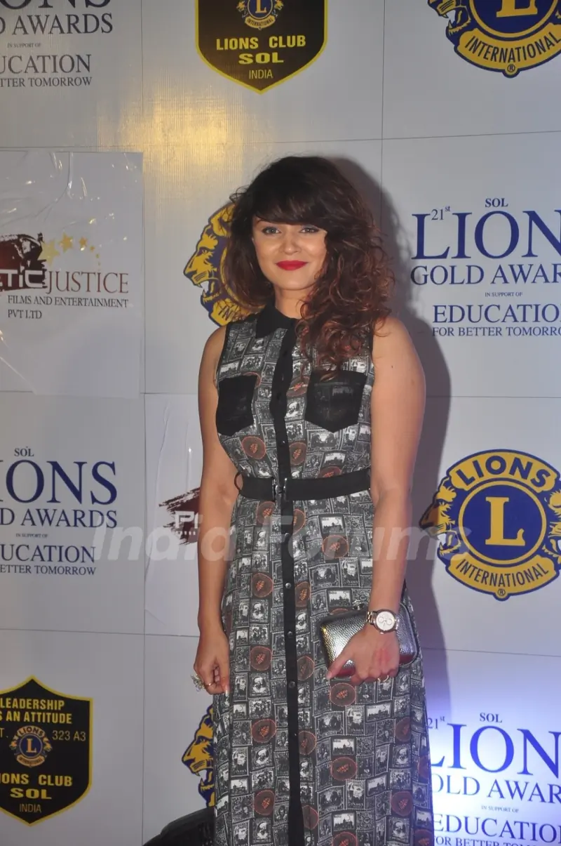 Aashka Goradia poses for the media at Lion Gold Awards
