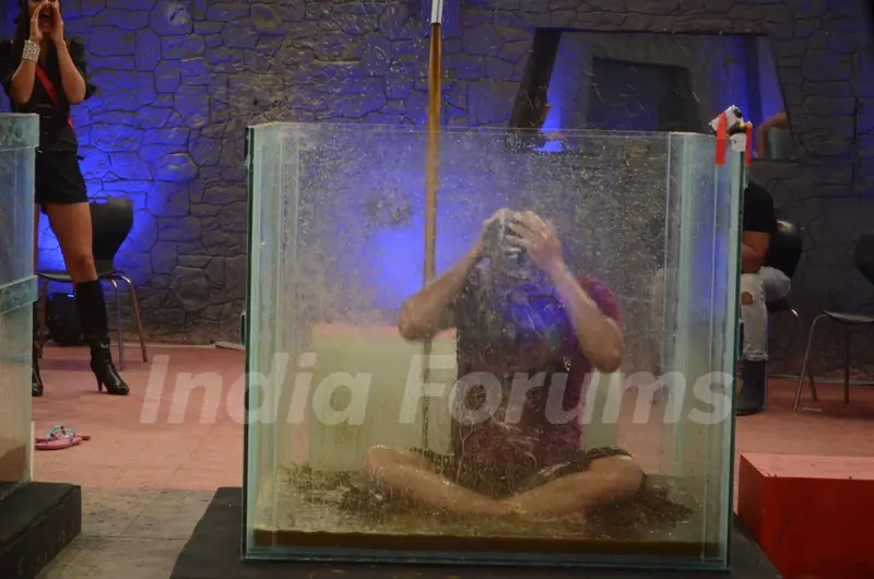 Bigg Boss - Halla Bol