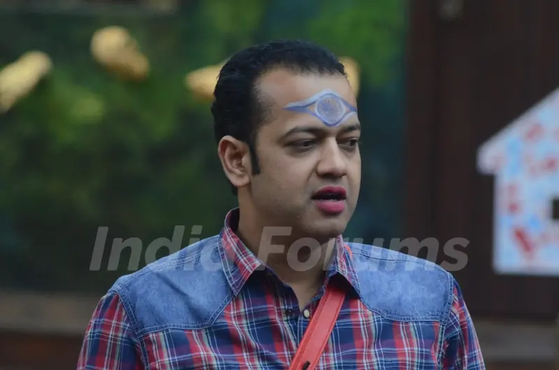 Bigg Boss - Halla Bol