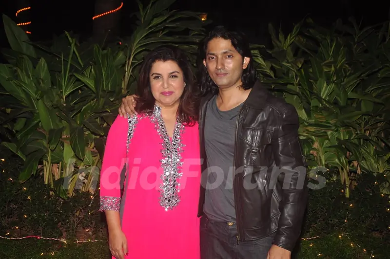 Farah Khan poses with husband Shirish Kunder at her Birthday Bash