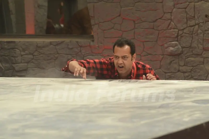 Bigg Boss - Halla Bol