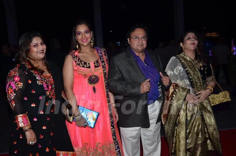 Rakesh Bedi with his family at Kush Sinha's Wedding Reception