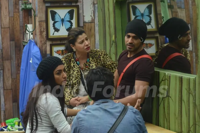 Bigg Boss - Halla Bol