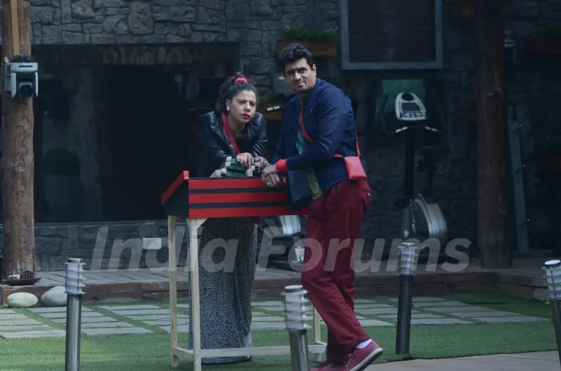 Bigg Boss - Halla Bol