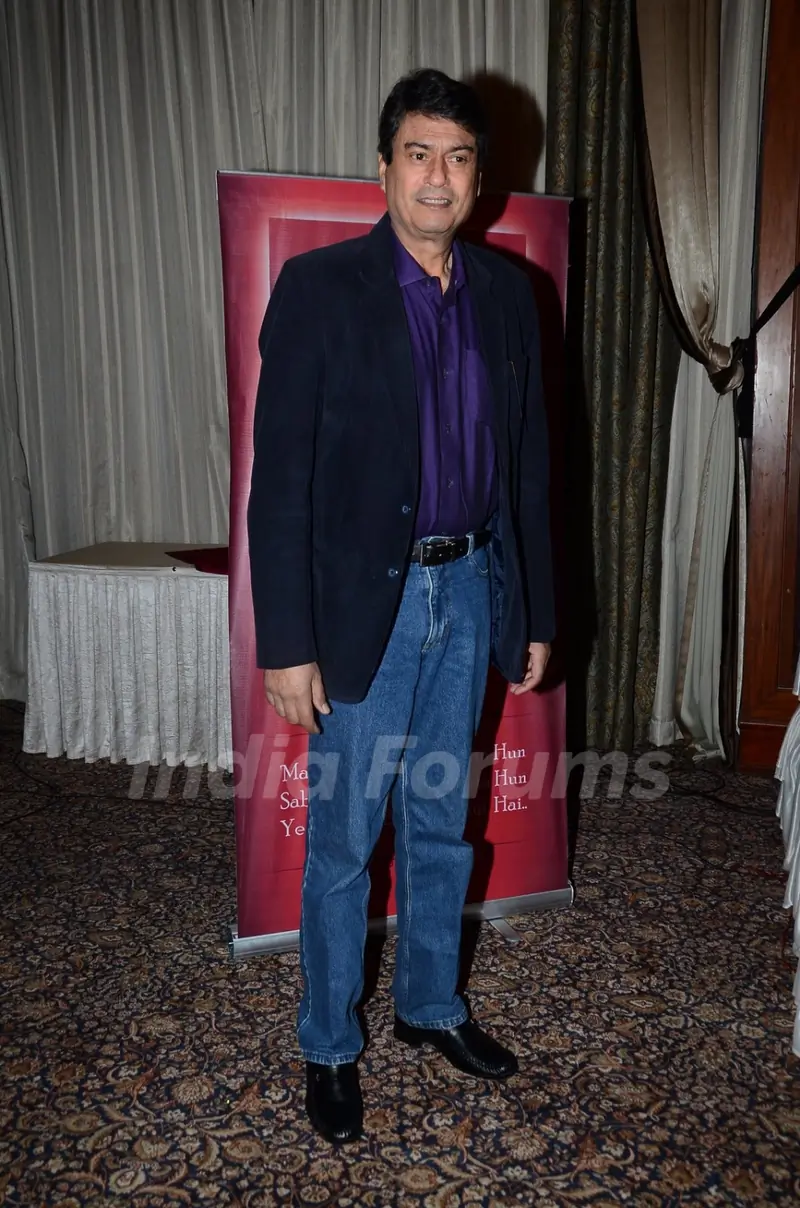 Kanwaljit Singh poses for the media at Irshad Kamil's Book Launch