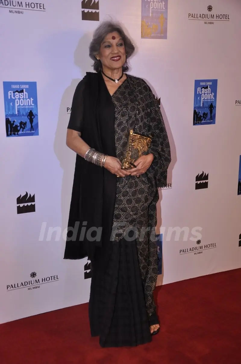Dolly Thakore poses for the media at the Launch of Farhad Samar's Book 'Flash Point'