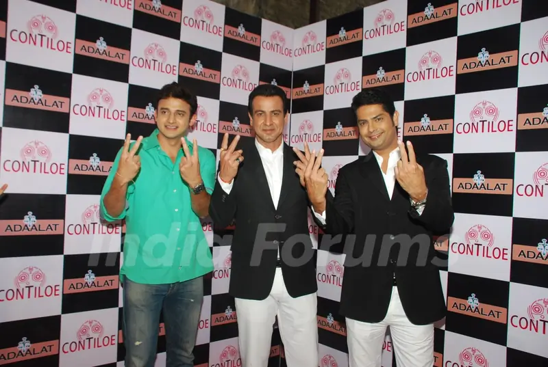 Team of Adaalat poses for the media at the Completion of 400 Episodes