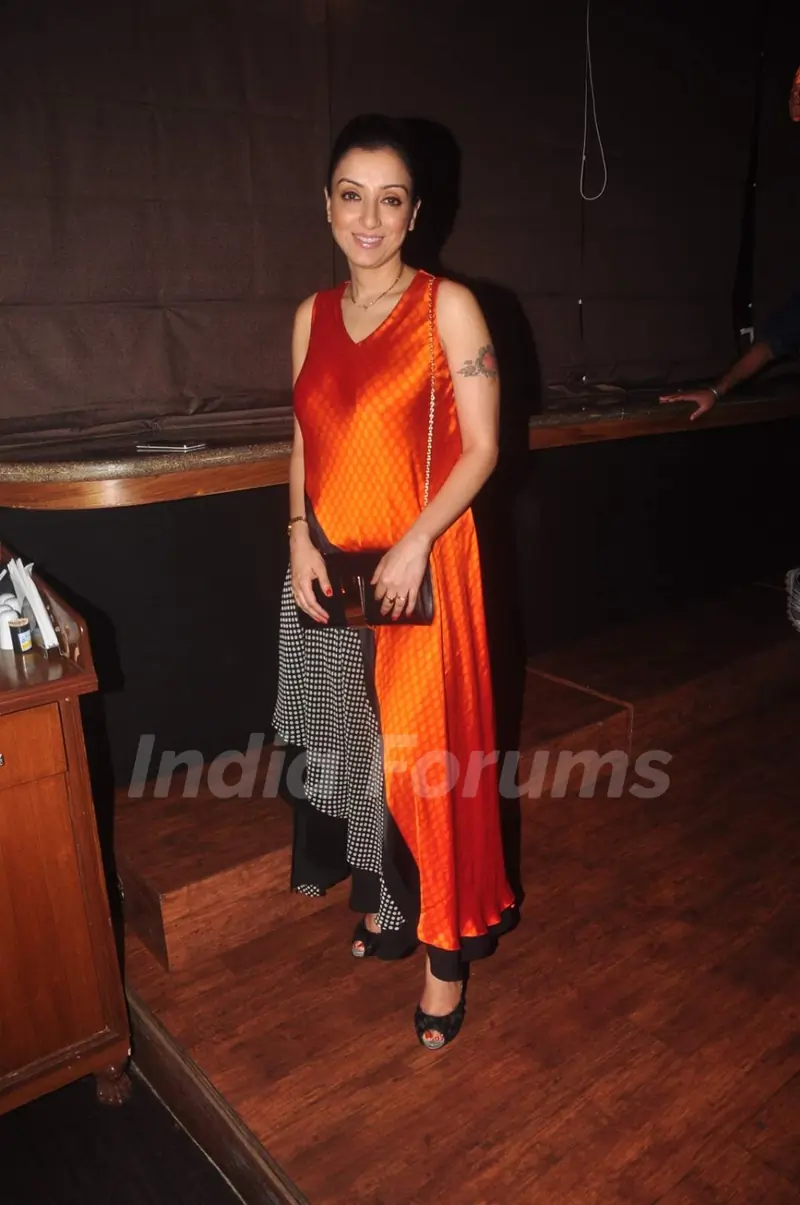 Madhurima Niigam poses for the media at Sonu Nigam and Bickram Ghosh's Album Launch