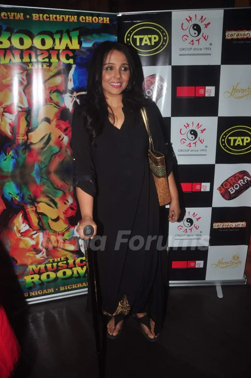 Suchitra Krishnamurthy poses for the media at Sonu Nigam and Bickram Ghosh's Album Launch