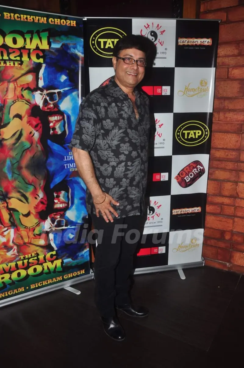Sachin Pilgaonkar poses for the media at Sonu Nigam and Bickram Ghosh's Album Launch