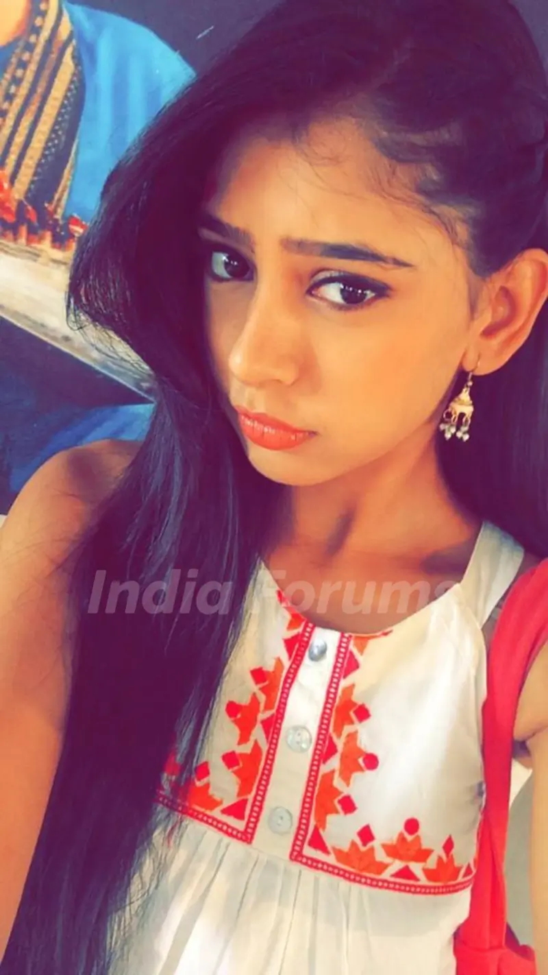 Niti selfie at shoot1
