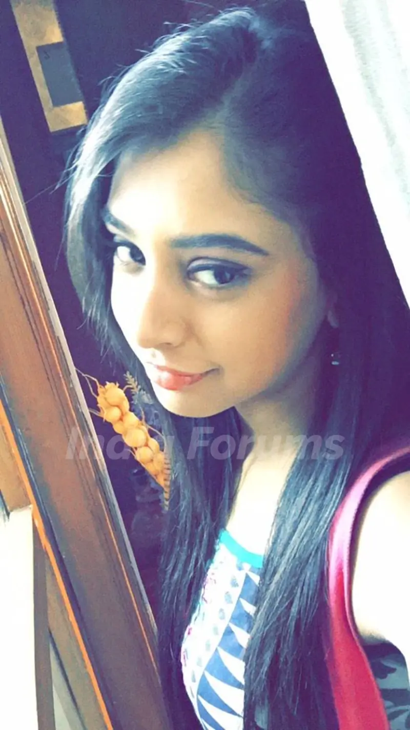 Niti selfie at shoot11