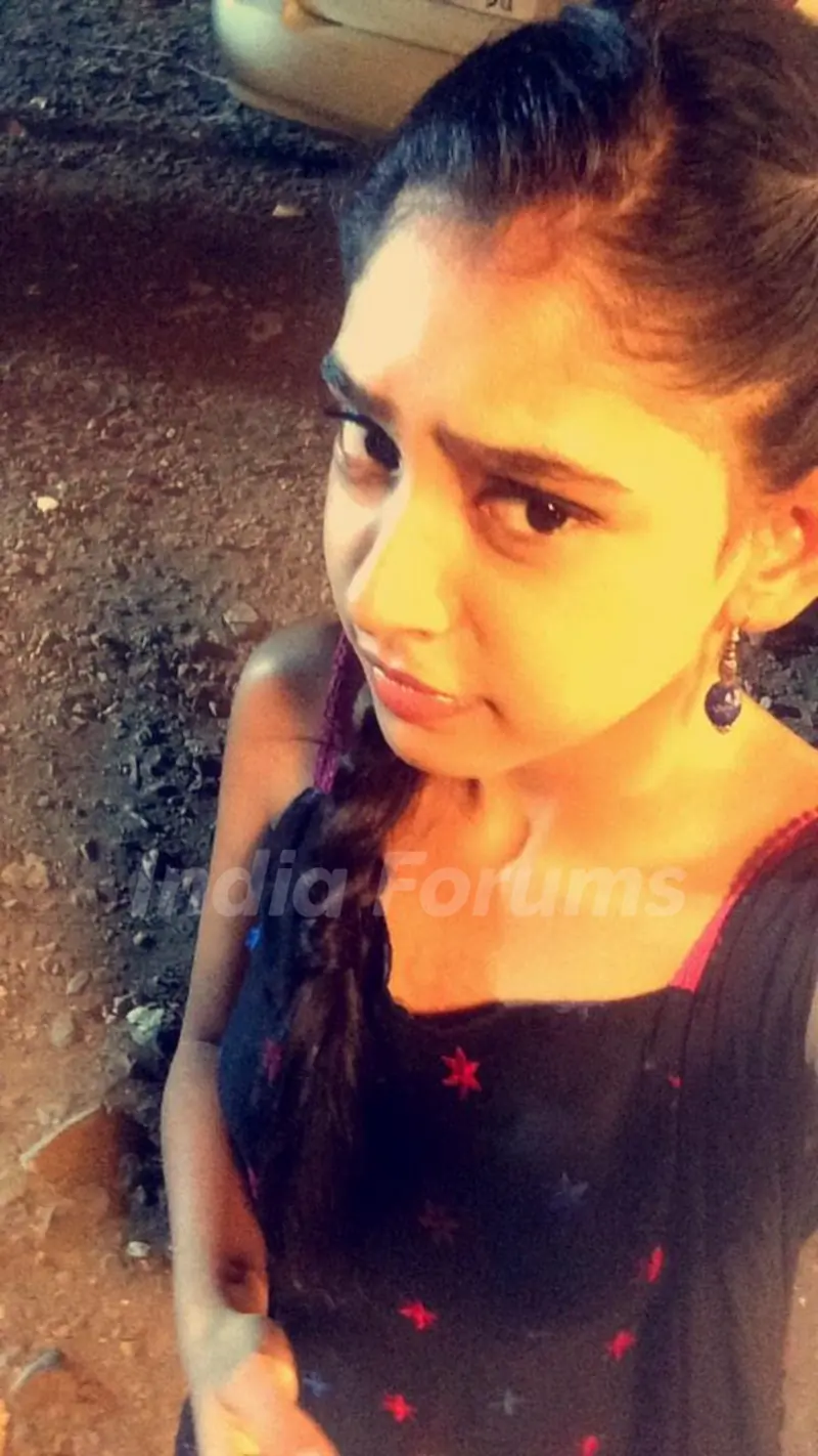Niti selfie at shoot23