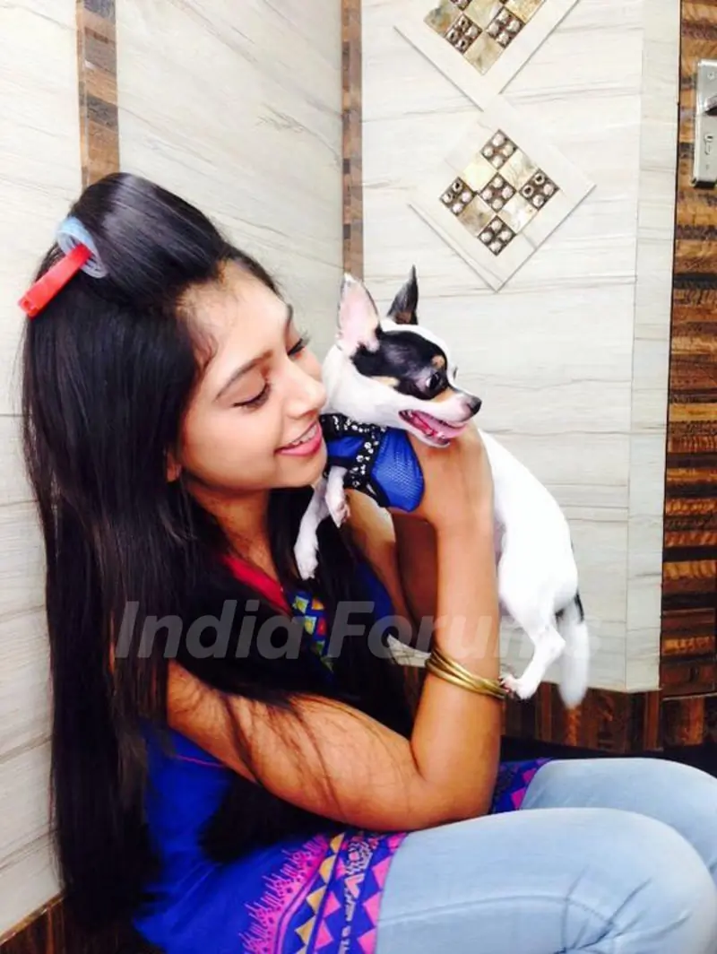 Niti selfie at shoot38