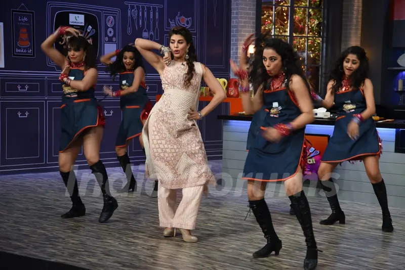 Jacqueline Fernandes performs at Farah Ki Daawat