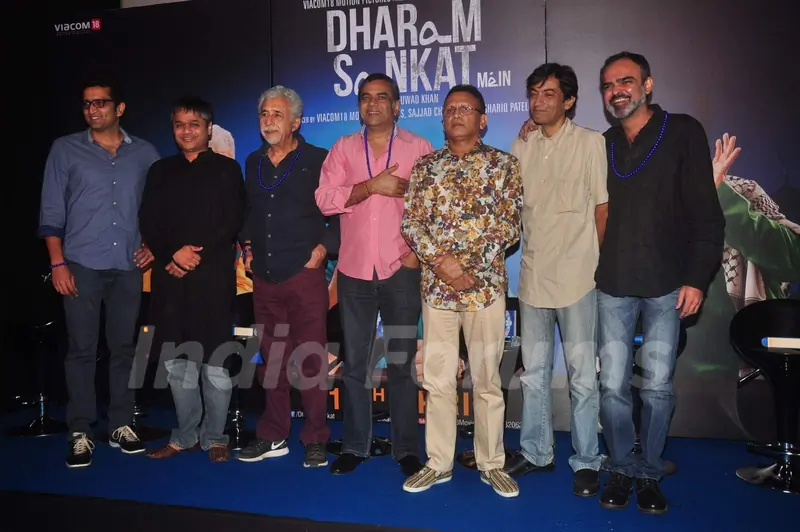 Team poses for the media at the Trailer Launch of Dharam Sankat Mein
