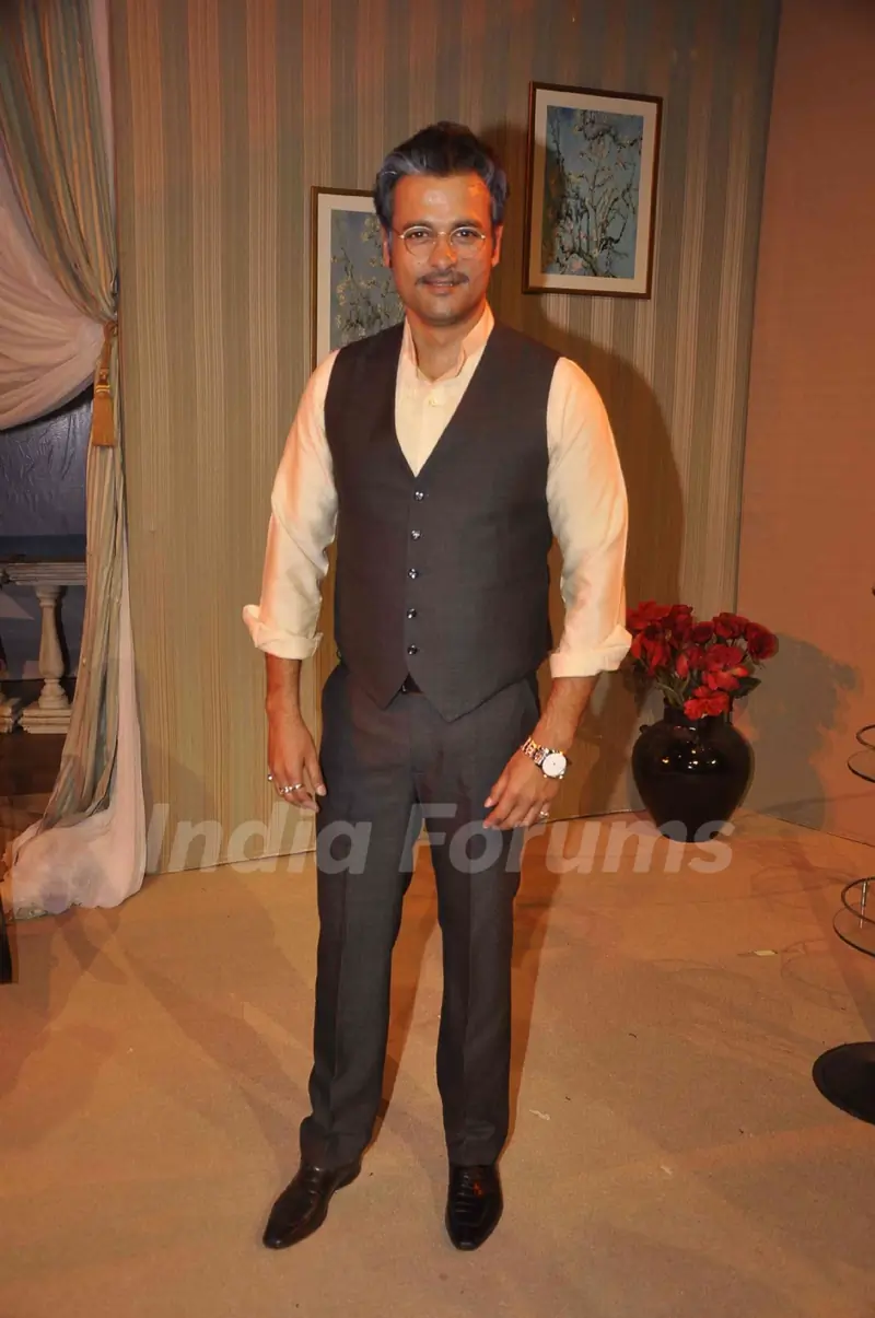 Rohit Roy at the Preview of the Play Unfaithfully Yours