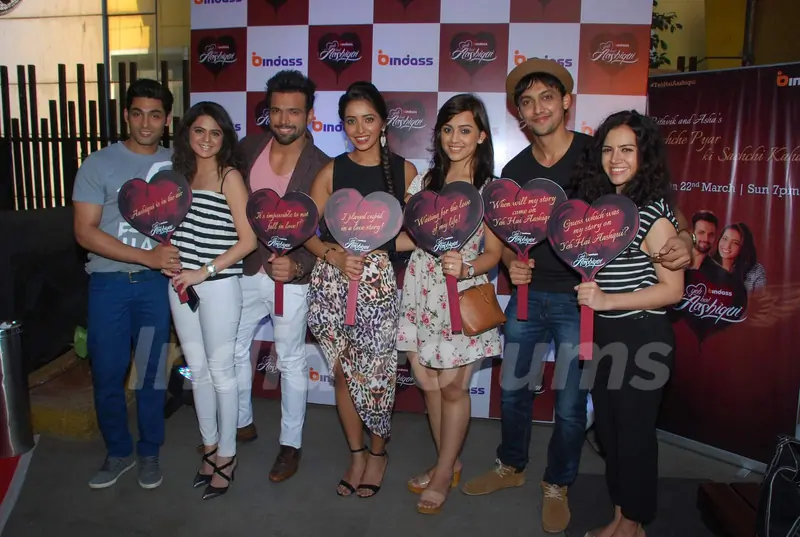 Celebs pose for the media at the Special Screening of Yeh Hai Aashiqui's Last Episode
