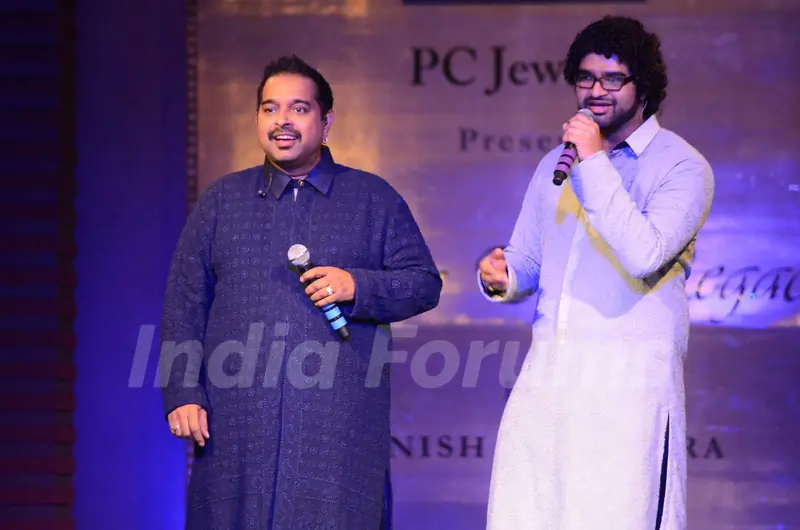 Shankar Mahadevan and Siddharth Mahadevan perform at 'Mijwan-The Legacy' Fashion Show