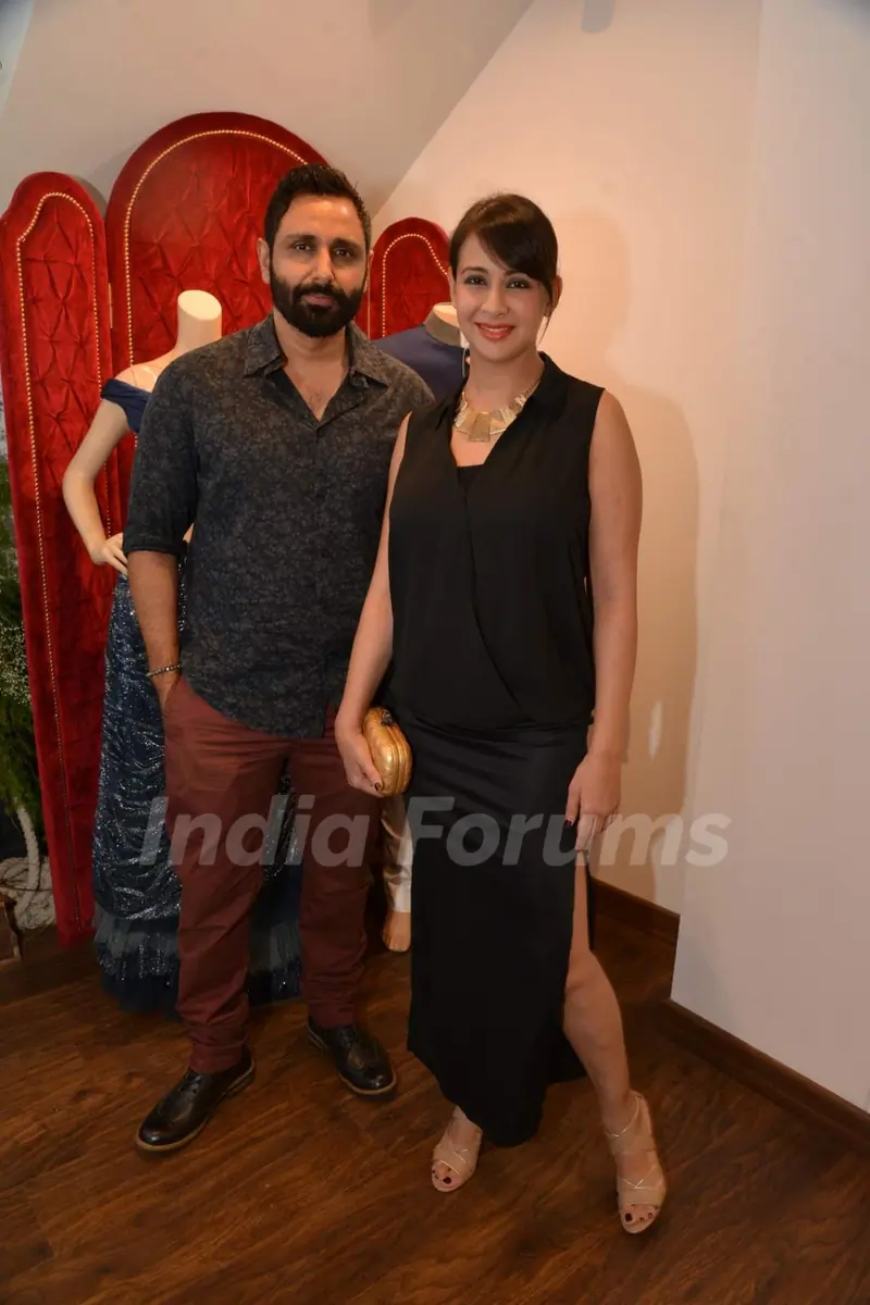 Parvin Dabas and Preeti Jhangiani at Avinash Punjabi Store Launch