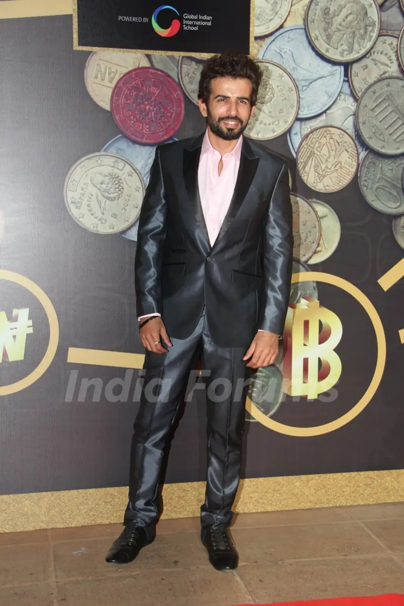 Jay Bhanushali shines at NRI of the Year Awards