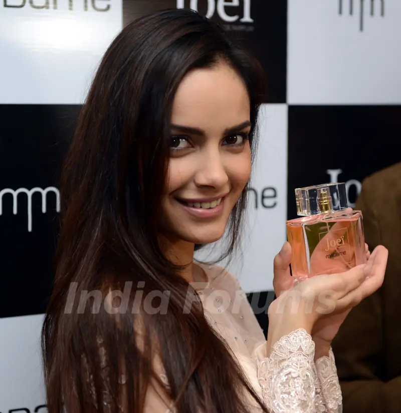 Shazahn Padmasee Launch the Perfume "JOEI"