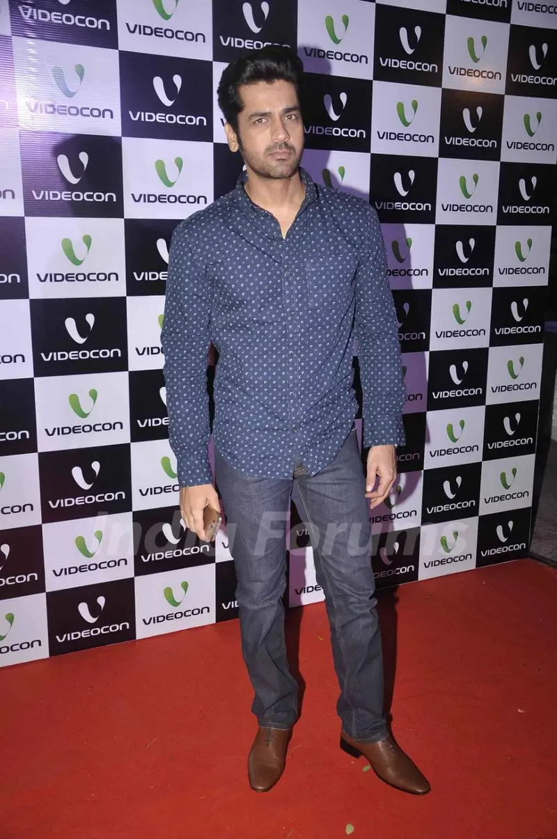 Arjan Bajwa poses for the media at Videocon Bash