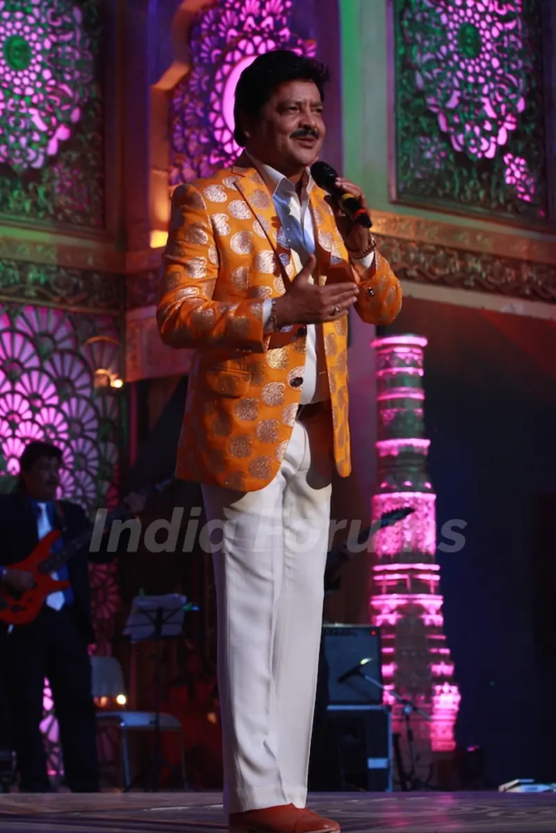 Udit Narayan at Shri Krishna Mahotsav 2015