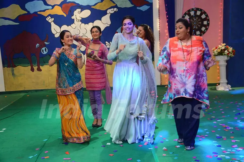 Piku Promotions at Taarak Mehta Ka Ooltah Chashmah