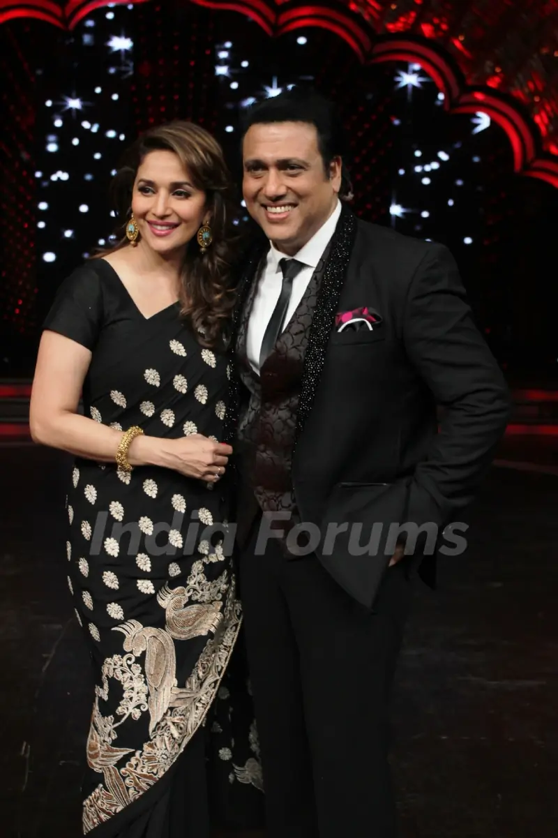 Madhuri Dixit Poses with Govinda on DID Supermoms Season 2