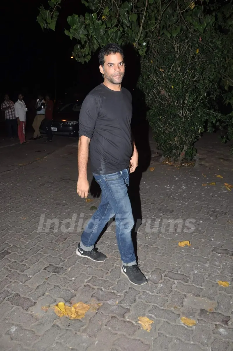 Vikramaditya Motwane at Ranbir's Bash for Bombay Velvet