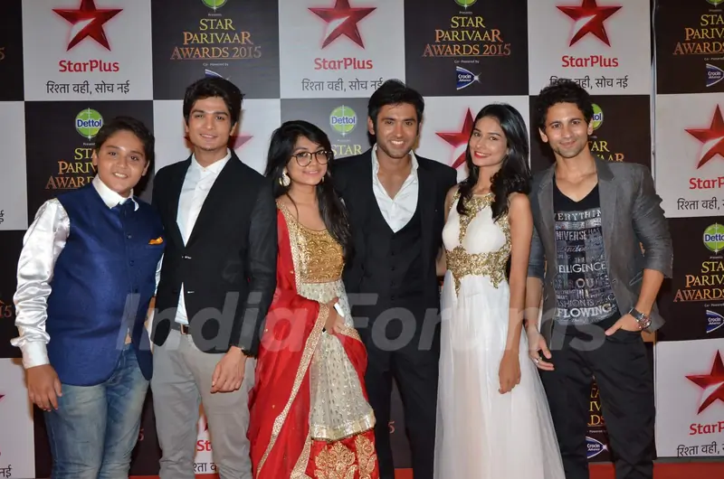 Team of Nisha Aur Uske Cousins at Star Parivaar Awards 2015