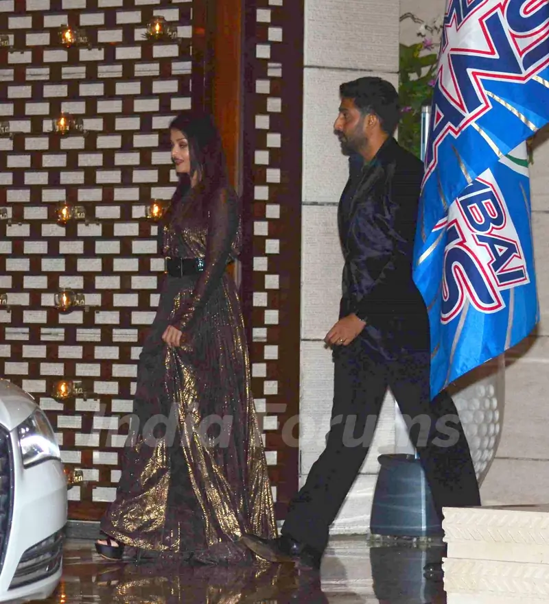 Aishwarya and Abhishek Bachchan at Ambani's Bash for Mumbai Indians Win!