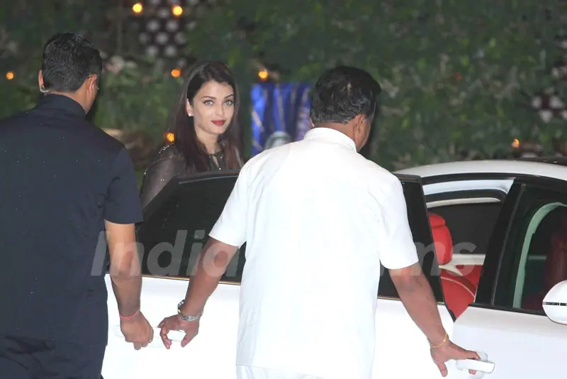 Aishwarya Rai Bachchan at Ambani's Bash for Mumbai Indians Win!