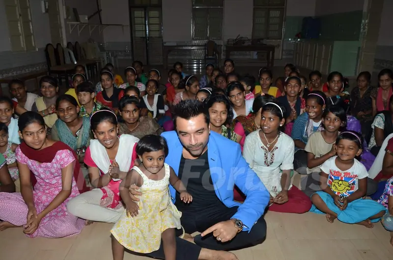 Ajaz Khan Spends Time With Kids