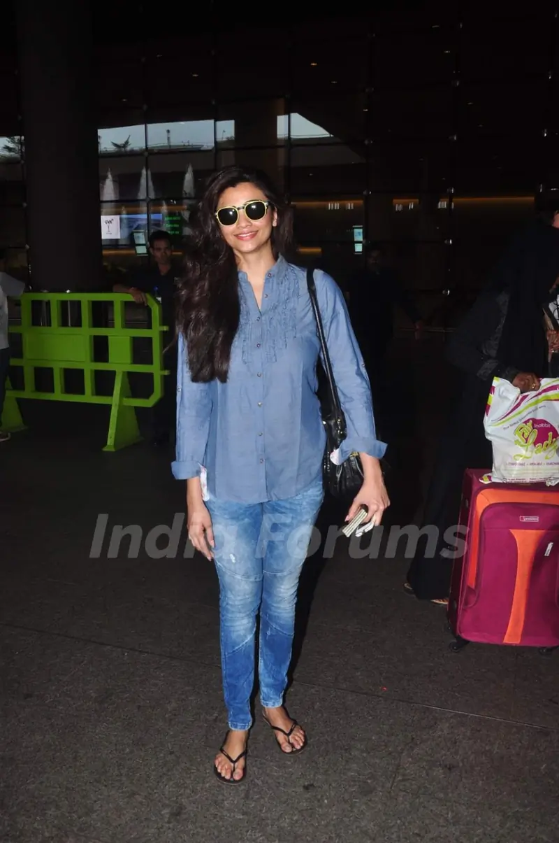 Daisy Shah Returns From AIBA