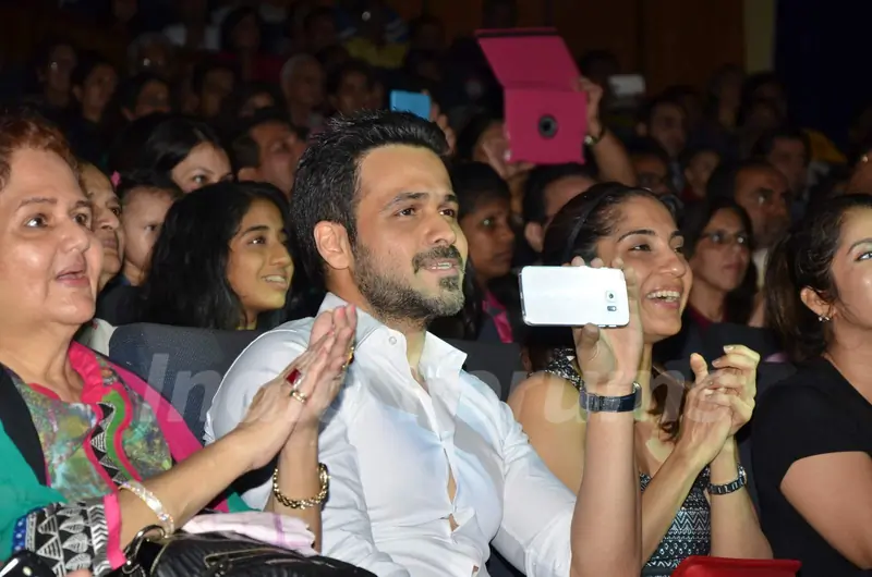 Emran Hashmi Shoots His Son's Performance at Shiamak Davar show!