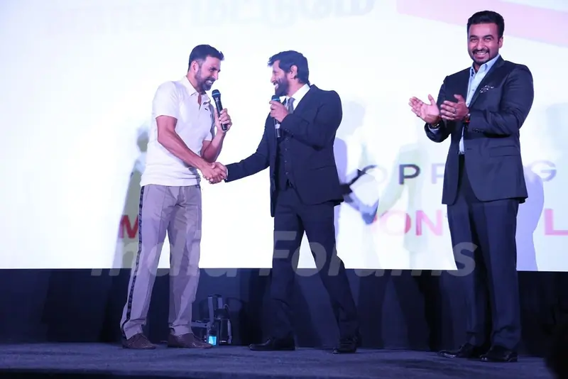 Vikram, Akshay Kumar and Raj Kundra at Big Deal TV Launch