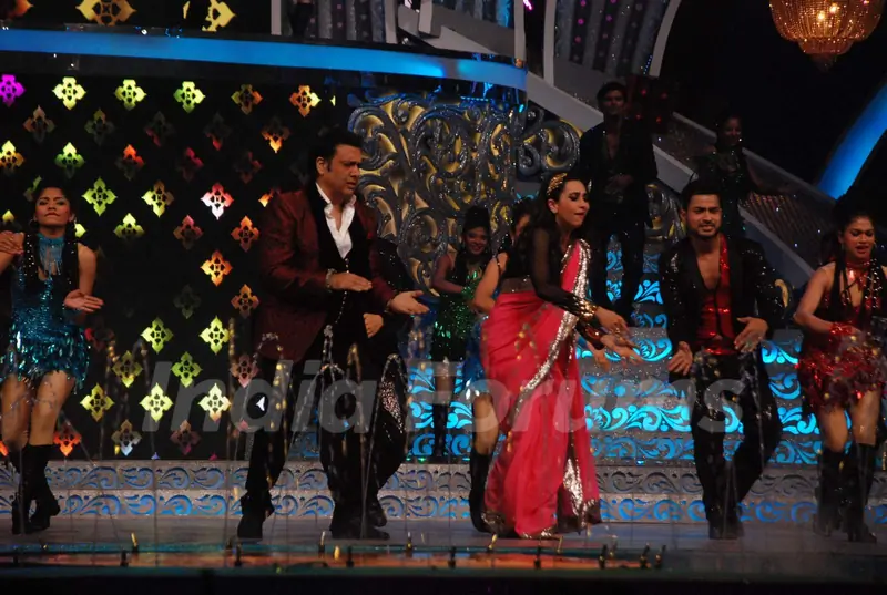 Karisma Kapoor and Govinda Shakes a Leg at ZEE DID Grand Finale