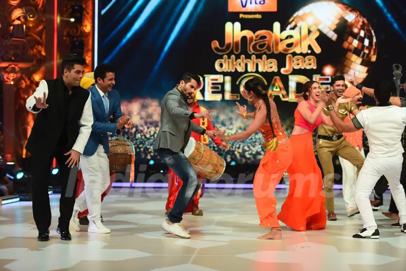 Shahid Kapoor on the Sets of Jhalak Dikhla Jaa Reloaded-8