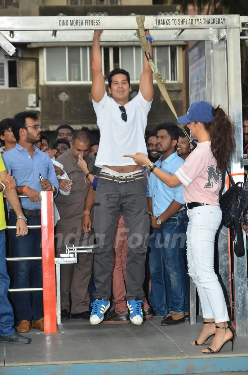 Dino Morea was snapped doing push ups at the Launch of his Free Public Gym