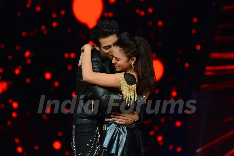 Amruta Khanvilkar and Himmanshoo A Malhotra during the Grand Finale of Nach Baliye 7
