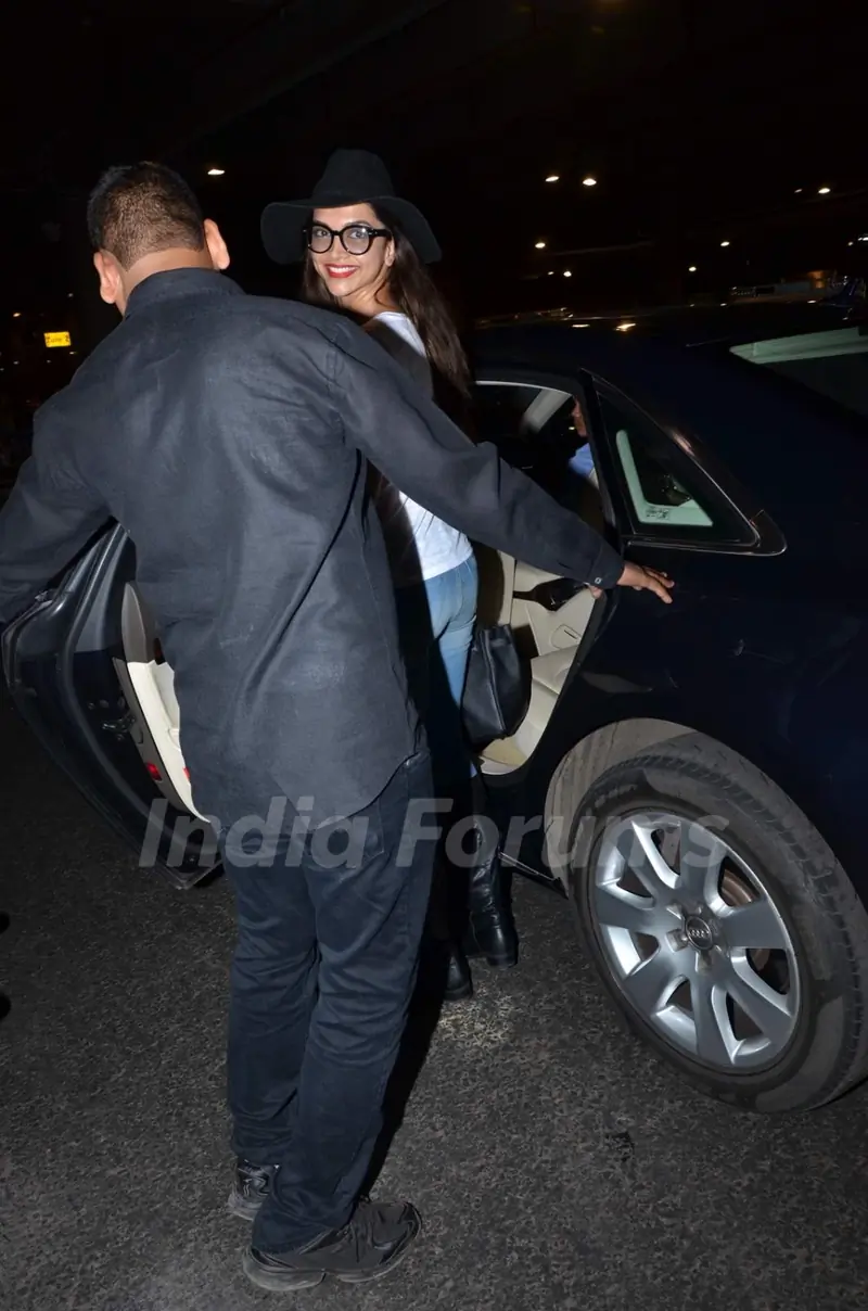 Deepika  Snapped at Airport
