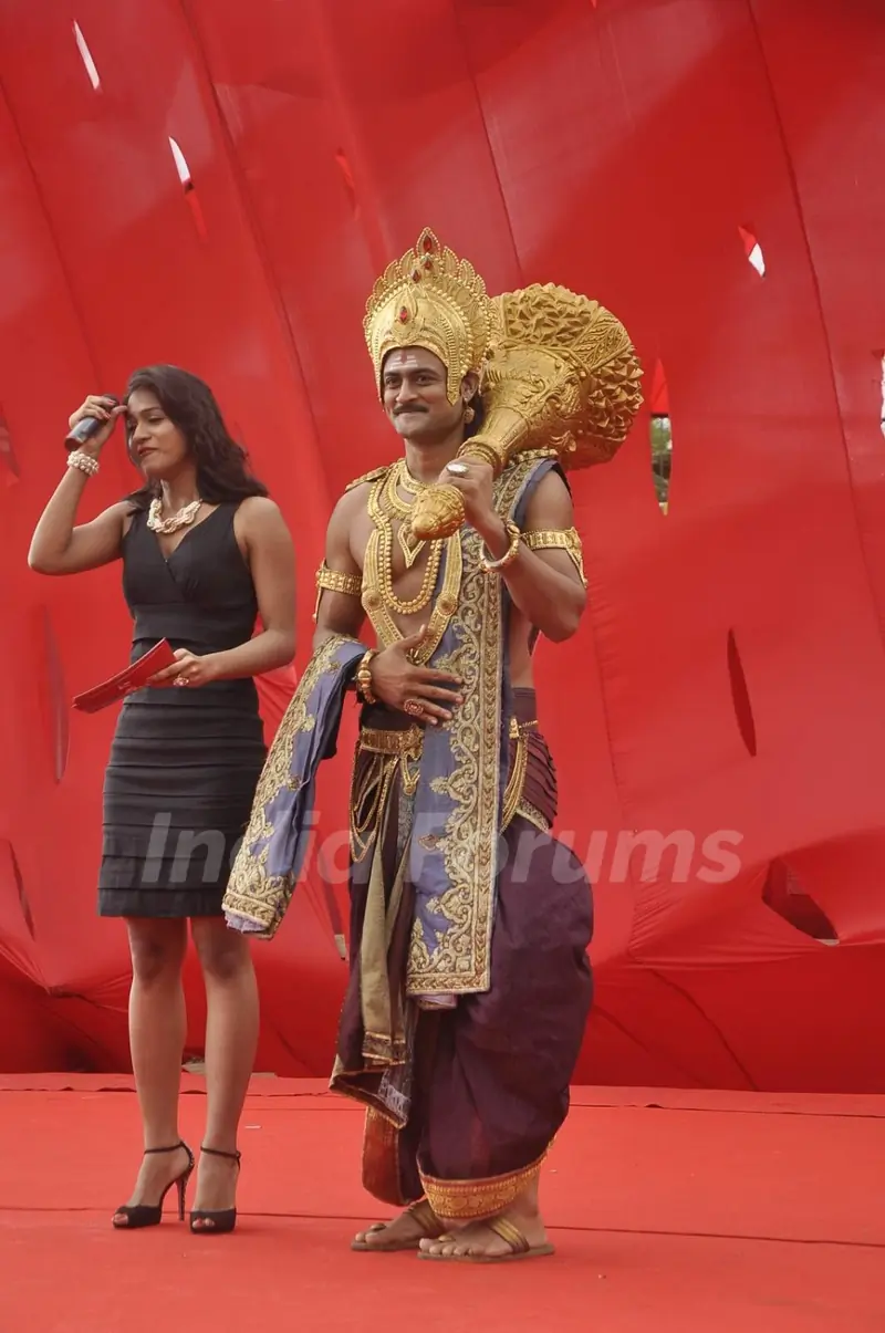 Yam Hain Hum Cast Unveils 'Sabse Anokha Umbrella'